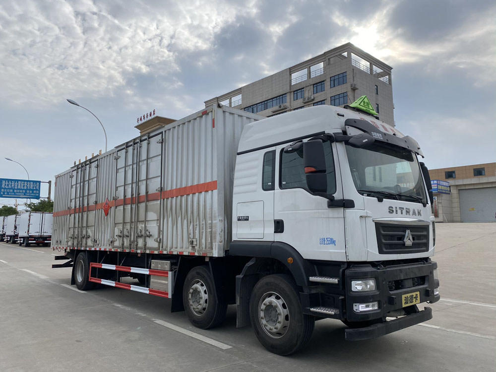 易燃液體廂式運(yùn)輸車，廂式運(yùn)輸車，楚勝汽車集團(tuán)